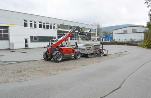 Splittbett für eine Pflastergroßfläche in Deggendorf maschinell hergestellt.